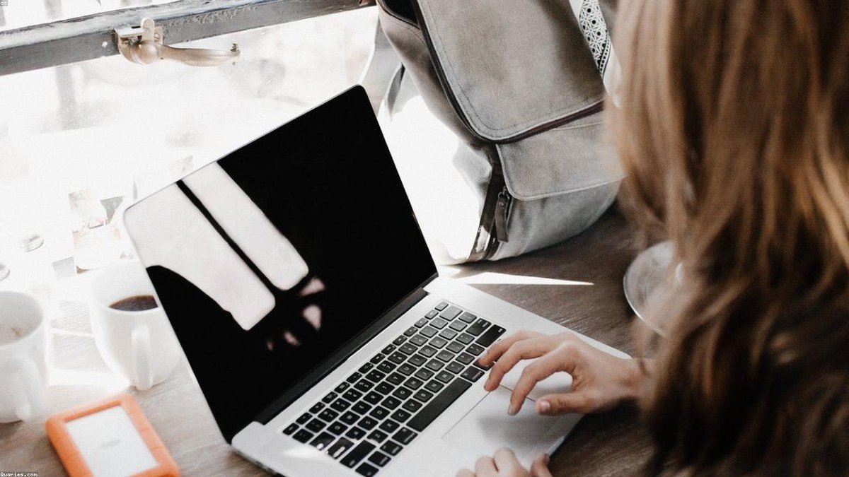 How to Start a Blog on WordPress in 2025 realistic image