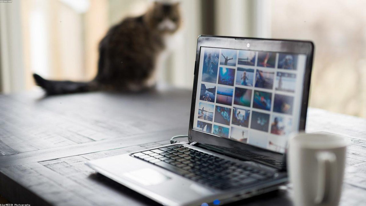 How to Design Instagram Carousel Posts That People Save realistic image
