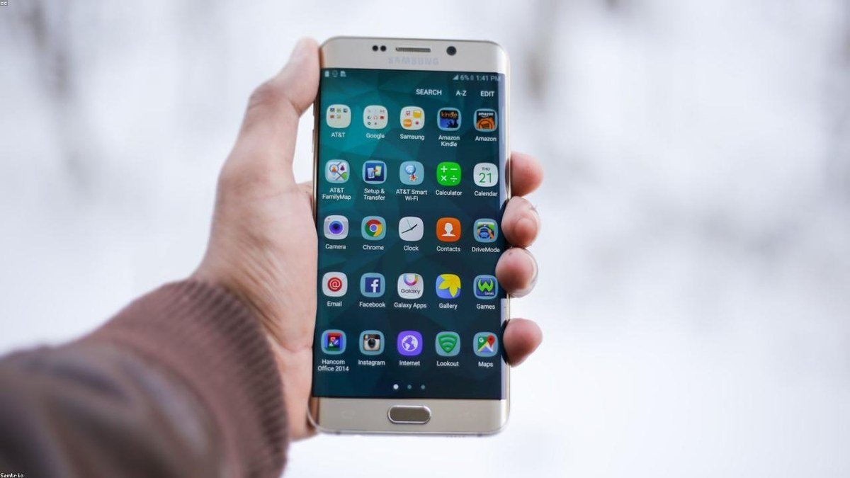 How to Secure WhatsApp from Scams and Unknown Links realistic image
